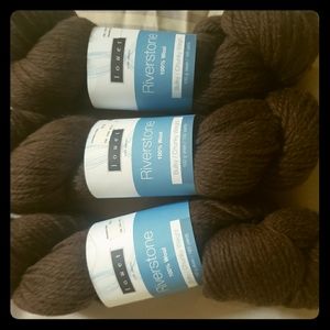 NWT Riverstone yarn - Color "Caribo" 400 gms